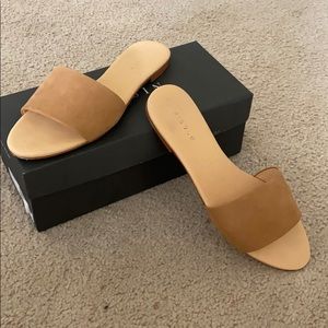 Nisolo slides